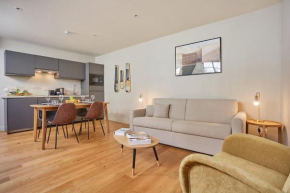 Apartment Center of Paris by Studio prestige